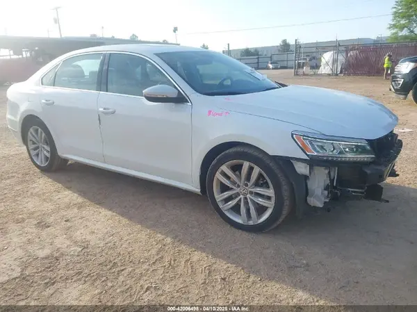 1VWBA7A34JC007960 2018 VOLKSWAGEN PASSAT - Image 1