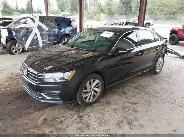 1VWBA7A34JC008140 2018 VOLKSWAGEN PASSAT - Image 2