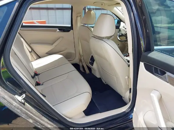 1VWBA7A34JC010051 2018 VOLKSWAGEN PASSAT - Image 8
