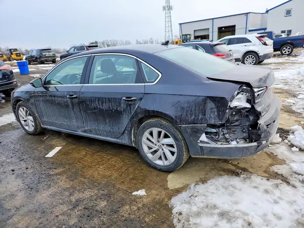 1VWBA7A34JC010826 2018 VOLKSWAGEN PASSAT - Image 2