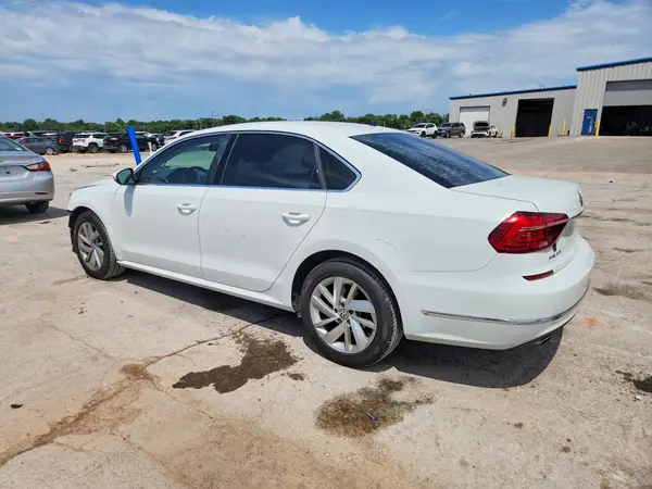 1VWBA7A34JC011846 2018 VOLKSWAGEN PASSAT - Image 2