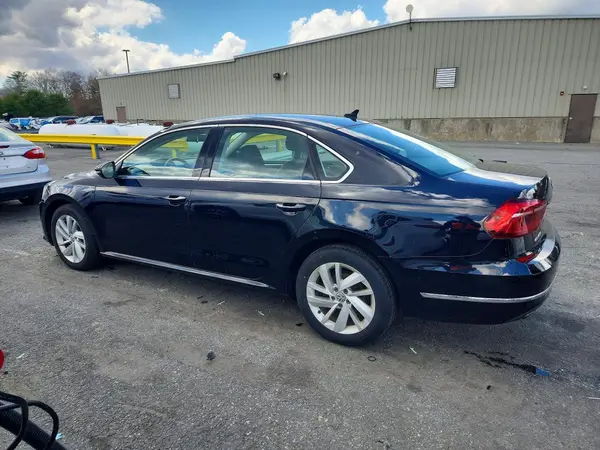 1VWBA7A34JC013144 2018 VOLKSWAGEN PASSAT - Image 2