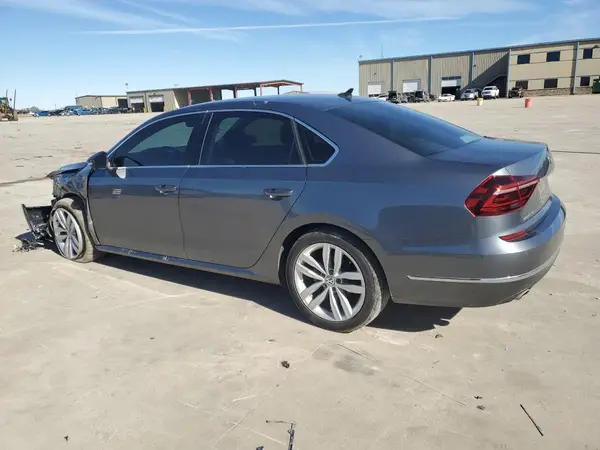 1VWBA7A34JC014729 2018 VOLKSWAGEN PASSAT - Image 2