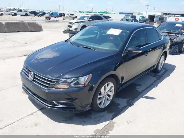 1VWBA7A34JC016383 2018 VOLKSWAGEN PASSAT - Image 2