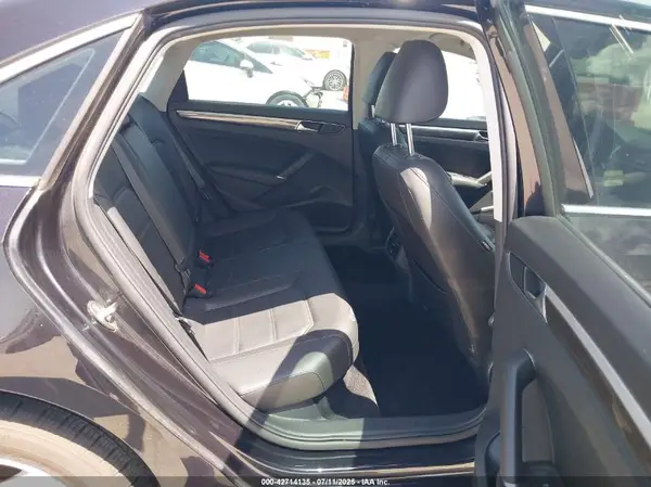 1VWBA7A34JC016383 2018 VOLKSWAGEN PASSAT - Image 8