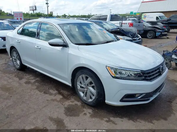 1VWBA7A34JC023706 2018 VOLKSWAGEN PASSAT - Image 1