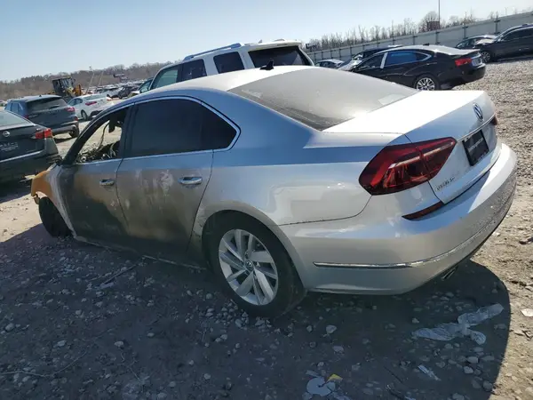1VWBA7A34JC029778 2018 VOLKSWAGEN PASSAT - Image 2