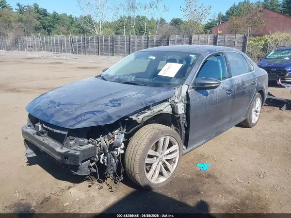 1VWBA7A34JC032034 2018 VOLKSWAGEN PASSAT - Image 2