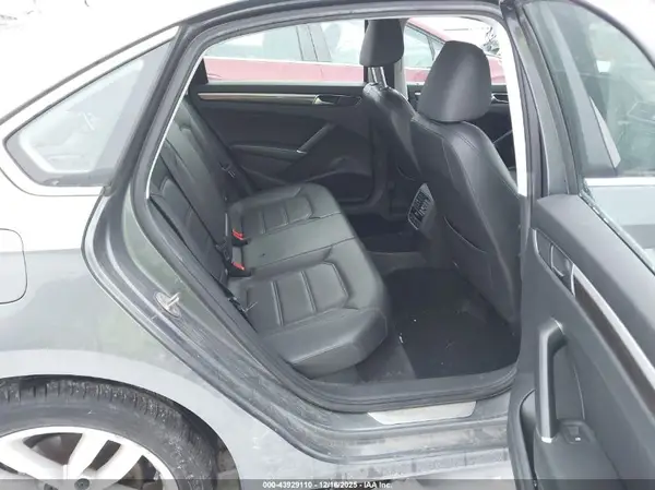 1VWBA7A34JC033149 2018 VOLKSWAGEN PASSAT - Image 8