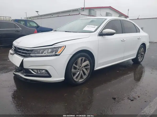 1VWBA7A34JC036181 2018 VOLKSWAGEN PASSAT - Image 2