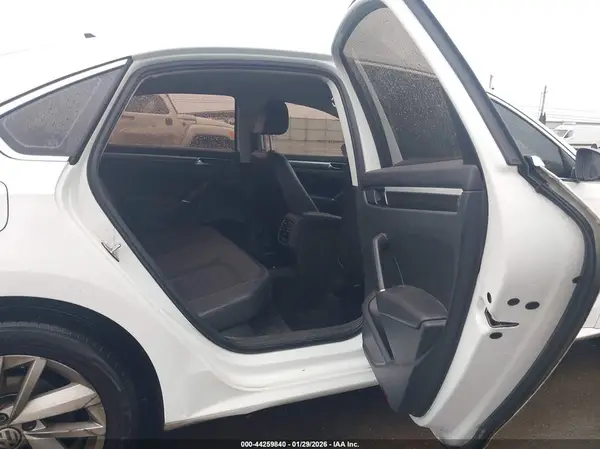 1VWBA7A34JC036181 2018 VOLKSWAGEN PASSAT - Image 8