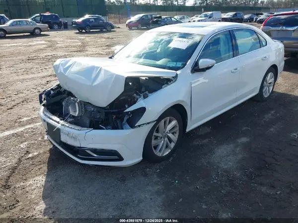 1VWBA7A34JC041414 2018 VOLKSWAGEN PASSAT - Image 2
