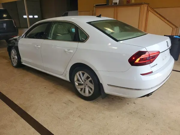 1VWBA7A34JC041655 2018 VOLKSWAGEN PASSAT - Image 2