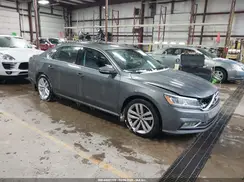 1VWBA7A34JC044183 2018 VOLKSWAGEN PASSAT