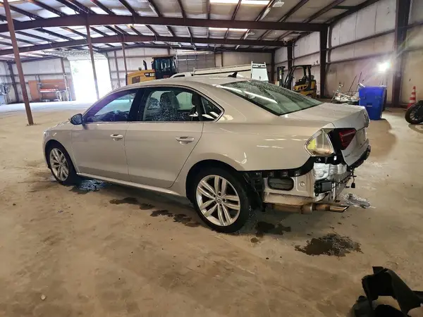 1VWBA7A34JC047231 2018 VOLKSWAGEN PASSAT - Image 2