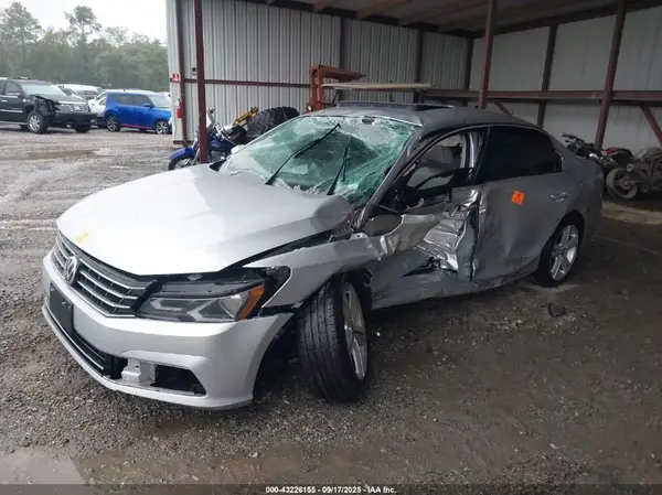 1VWBA7A34JC051067 2018 VOLKSWAGEN PASSAT - Image 2
