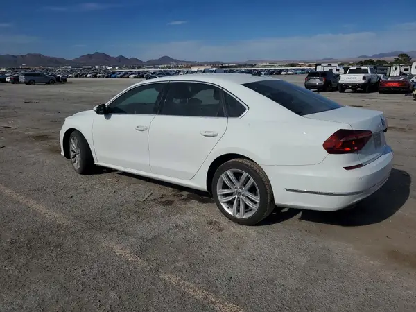 1VWBA7A35JC001049 2018 VOLKSWAGEN PASSAT - Image 2