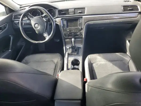 1VWBA7A35JC001049 2018 VOLKSWAGEN PASSAT - Image 8