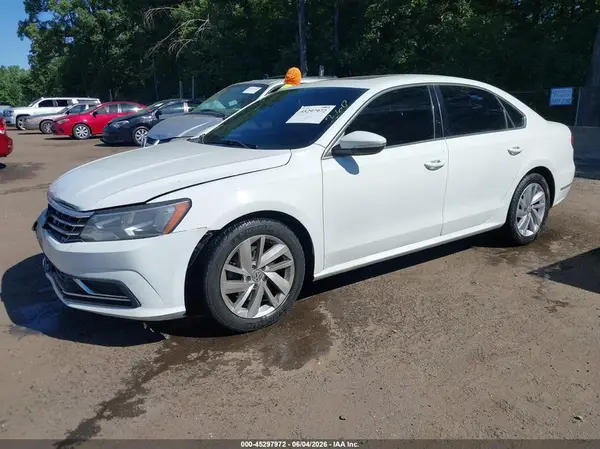 1VWBA7A35JC002959 2018 VOLKSWAGEN PASSAT - Image 2