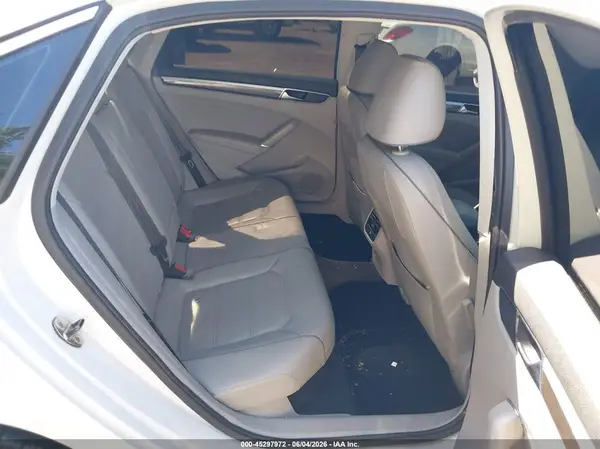 1VWBA7A35JC002959 2018 VOLKSWAGEN PASSAT - Image 8
