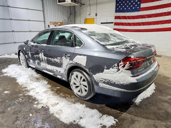 1VWBA7A35JC004467 2018 VOLKSWAGEN PASSAT - Image 2