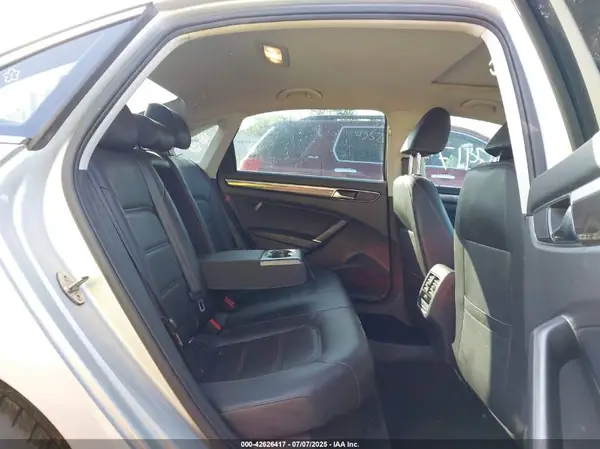 1VWBA7A35JC009555 2018 VOLKSWAGEN PASSAT - Image 8