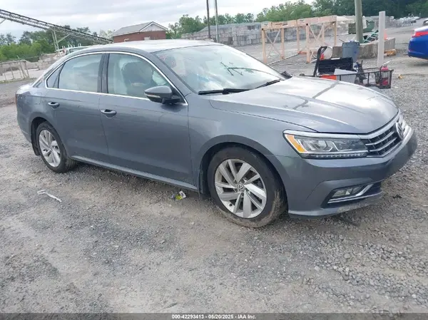 1VWBA7A35JC011922 2018 VOLKSWAGEN PASSAT - Image 1