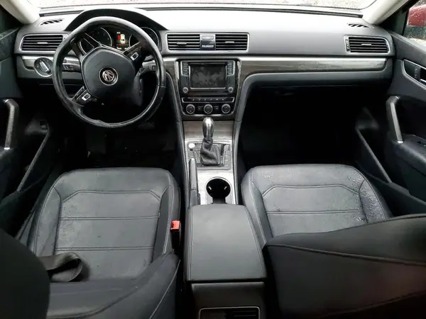 1VWBA7A35JC013556 2018 VOLKSWAGEN PASSAT - Image 8