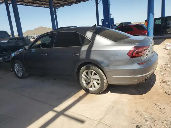 1VWBA7A35JC013864 2018 VOLKSWAGEN PASSAT - Image 2