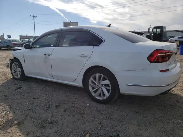 1VWBA7A35JC015646 2018 VOLKSWAGEN PASSAT - Image 2