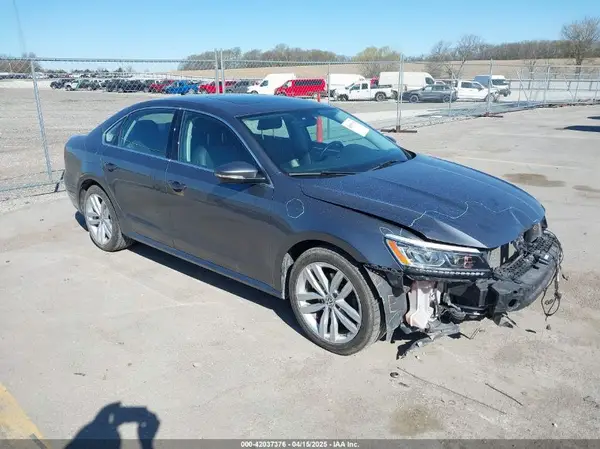 1VWBA7A35JC019034 2018 VOLKSWAGEN PASSAT - Image 1