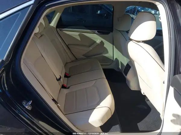 1VWBA7A35JC023164 2018 VOLKSWAGEN PASSAT - Image 8