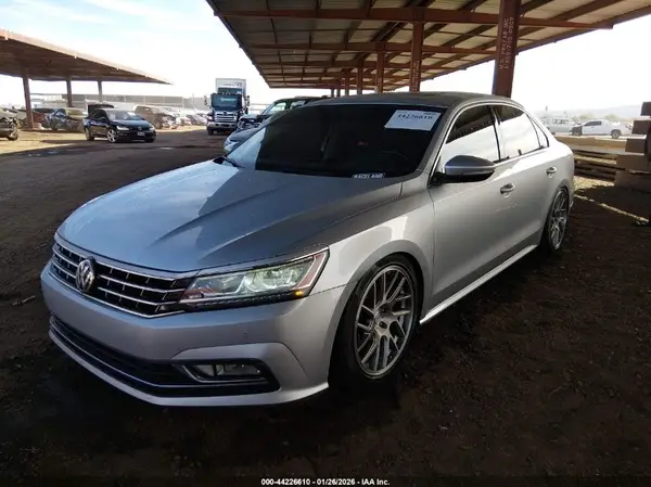 1VWBA7A35JC026839 2018 VOLKSWAGEN PASSAT - Image 2