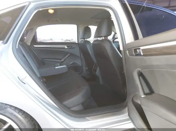 1VWBA7A35JC026839 2018 VOLKSWAGEN PASSAT - Image 8