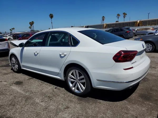 1VWBA7A35JC028509 2018 VOLKSWAGEN PASSAT - Image 2