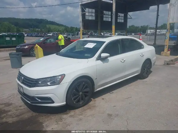 1VWBA7A35JC031748 2018 VOLKSWAGEN PASSAT - Image 2