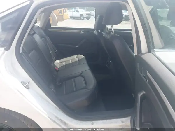 1VWBA7A35JC031748 2018 VOLKSWAGEN PASSAT - Image 8