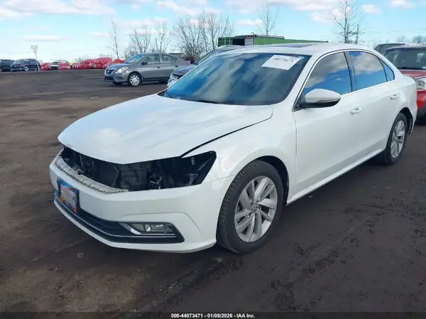 1VWBA7A35JC032365 2018 VOLKSWAGEN PASSAT - Image 2