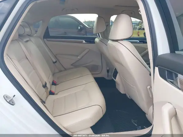 1VWBA7A35JC032365 2018 VOLKSWAGEN PASSAT - Image 8
