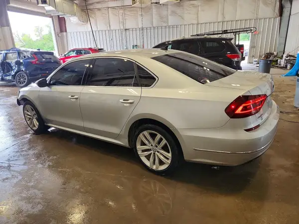 1VWBA7A35JC040319 2018 VOLKSWAGEN PASSAT - Image 2