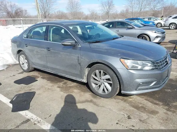 1VWBA7A35JC042460 2018 VOLKSWAGEN PASSAT - Image 1