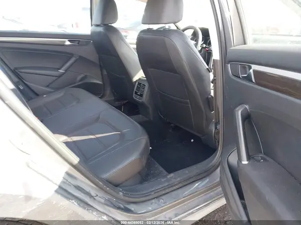 1VWBA7A35JC042460 2018 VOLKSWAGEN PASSAT - Image 8