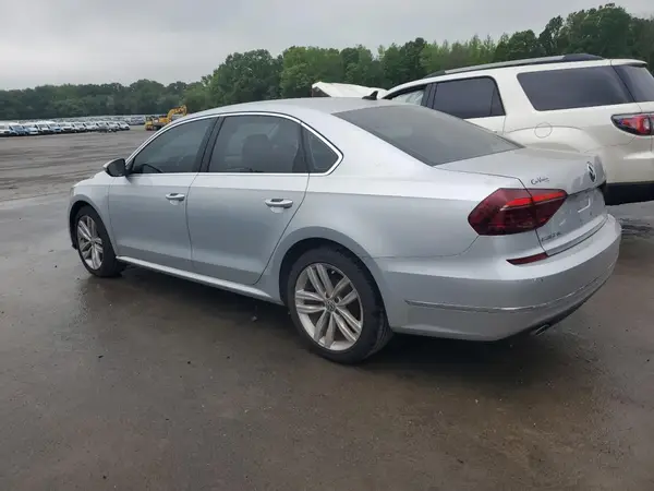 1VWBA7A35JC043592 2018 VOLKSWAGEN PASSAT - Image 2