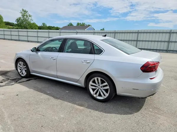 1VWBA7A36JC000878 2018 VOLKSWAGEN PASSAT - Image 2