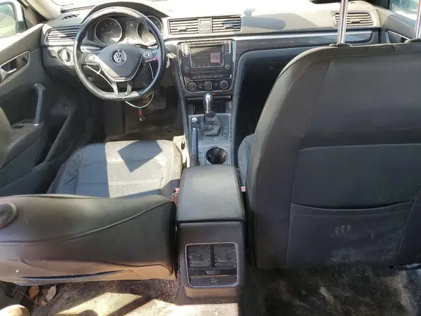 1VWBA7A36JC002436 2018 VOLKSWAGEN PASSAT - Image 8