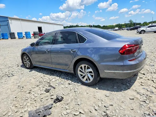 1VWBA7A36JC004610 2018 VOLKSWAGEN PASSAT - Image 2