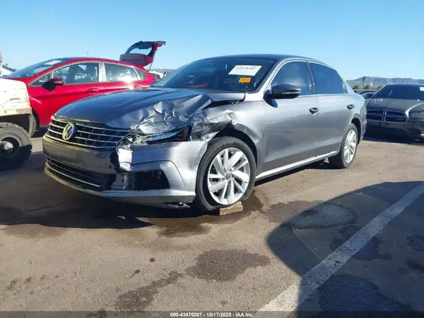 1VWBA7A36JC006101 2018 VOLKSWAGEN PASSAT - Image 2