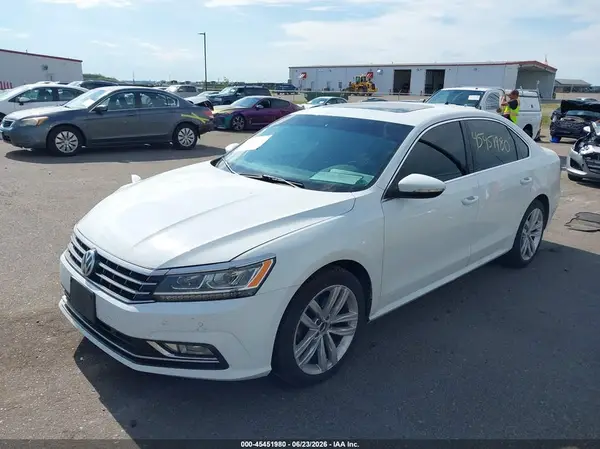 1VWBA7A36JC007894 2018 VOLKSWAGEN PASSAT - Image 2
