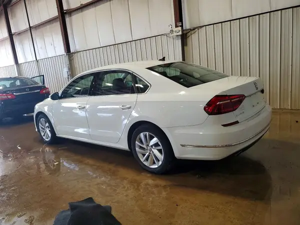 1VWBA7A36JC009516 2018 VOLKSWAGEN PASSAT - Image 2