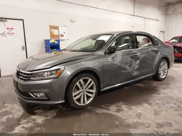 1VWBA7A36JC009970 2018 VOLKSWAGEN PASSAT - Image 2